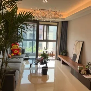 He Jing Ying Yue Tai