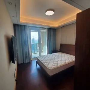 Bin Jiang Jin Mao Fu 