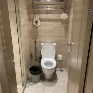 He Jing Ying Yue Tai