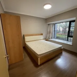 He Jing Ying Yue Tai