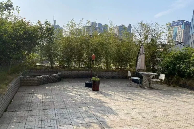 Xuefeng.Qingtai Huayuan