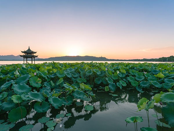 West Lake Hangzhou - Iconic Scenery