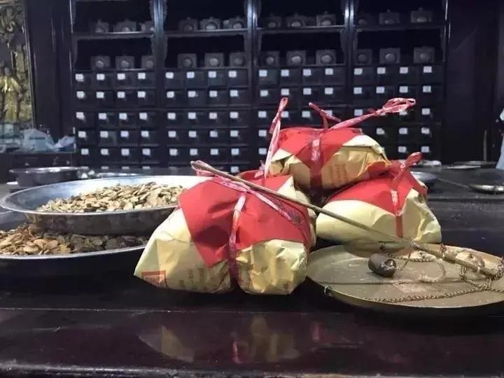 Hu Qing Yu Tang TCM Products