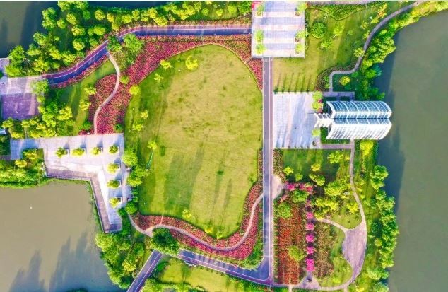 Hiking Trail in Baima Lake Park Binjiang Hangzhou