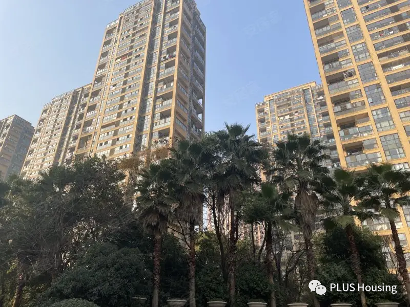 Crystal City interior