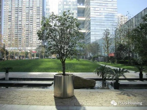 United Plaza exterior