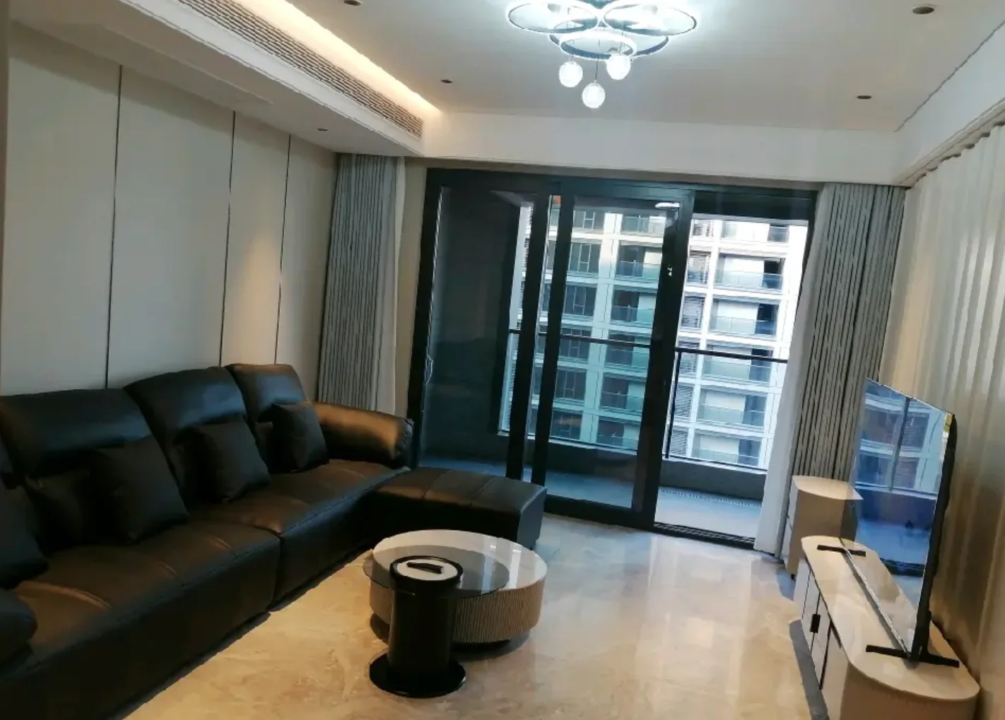 Laurel Oriental  III
