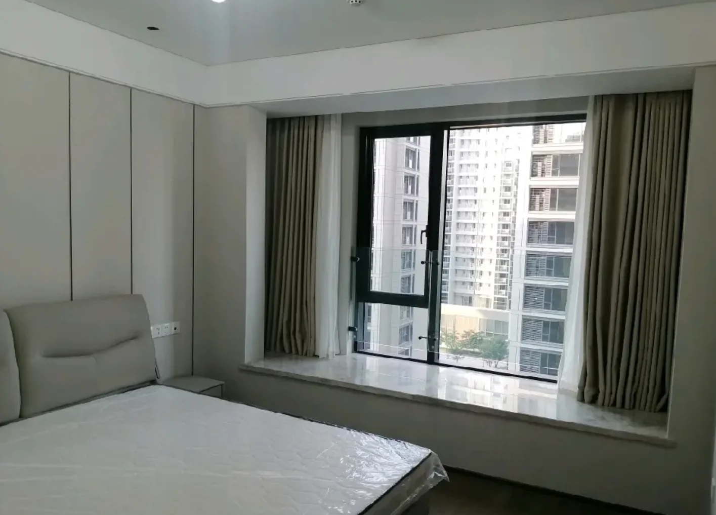 Laurel Oriental  III