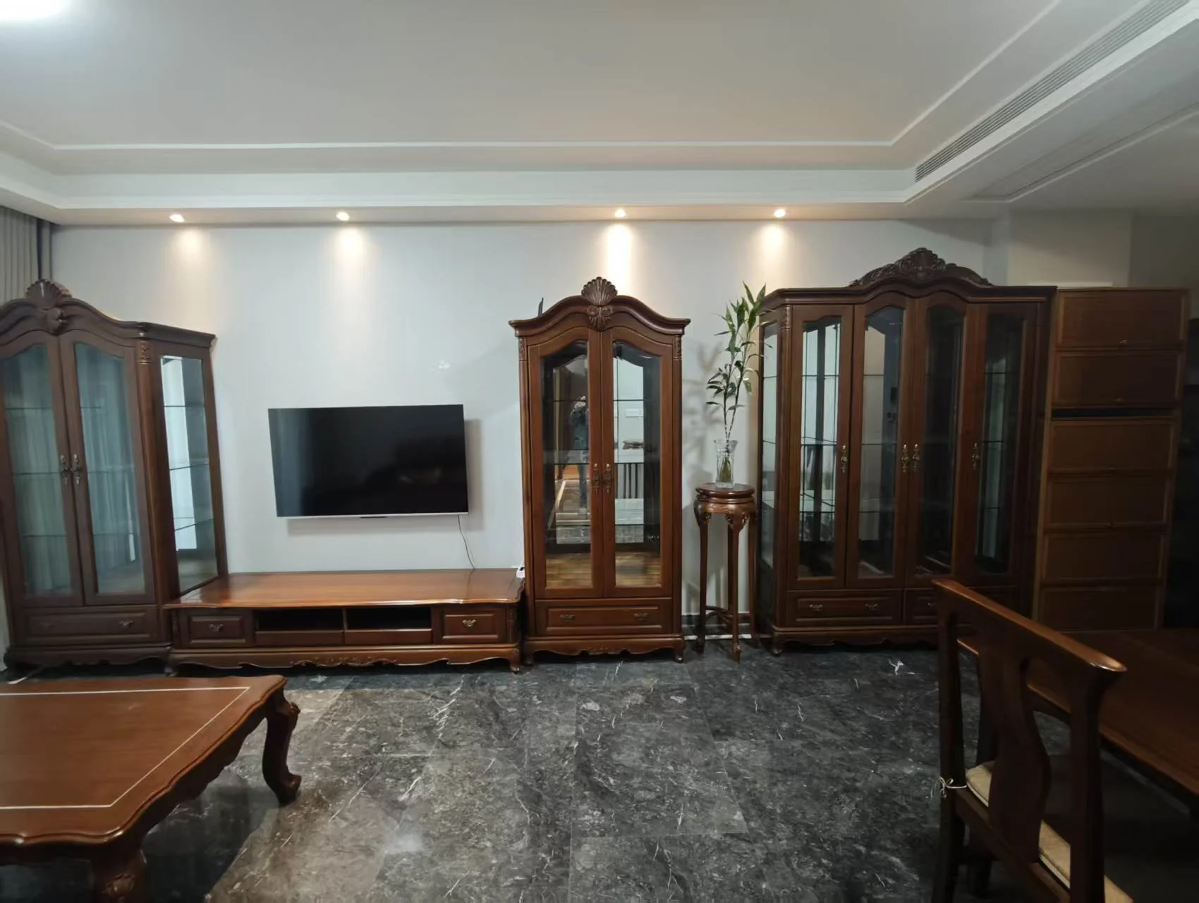 Noble Mansion 