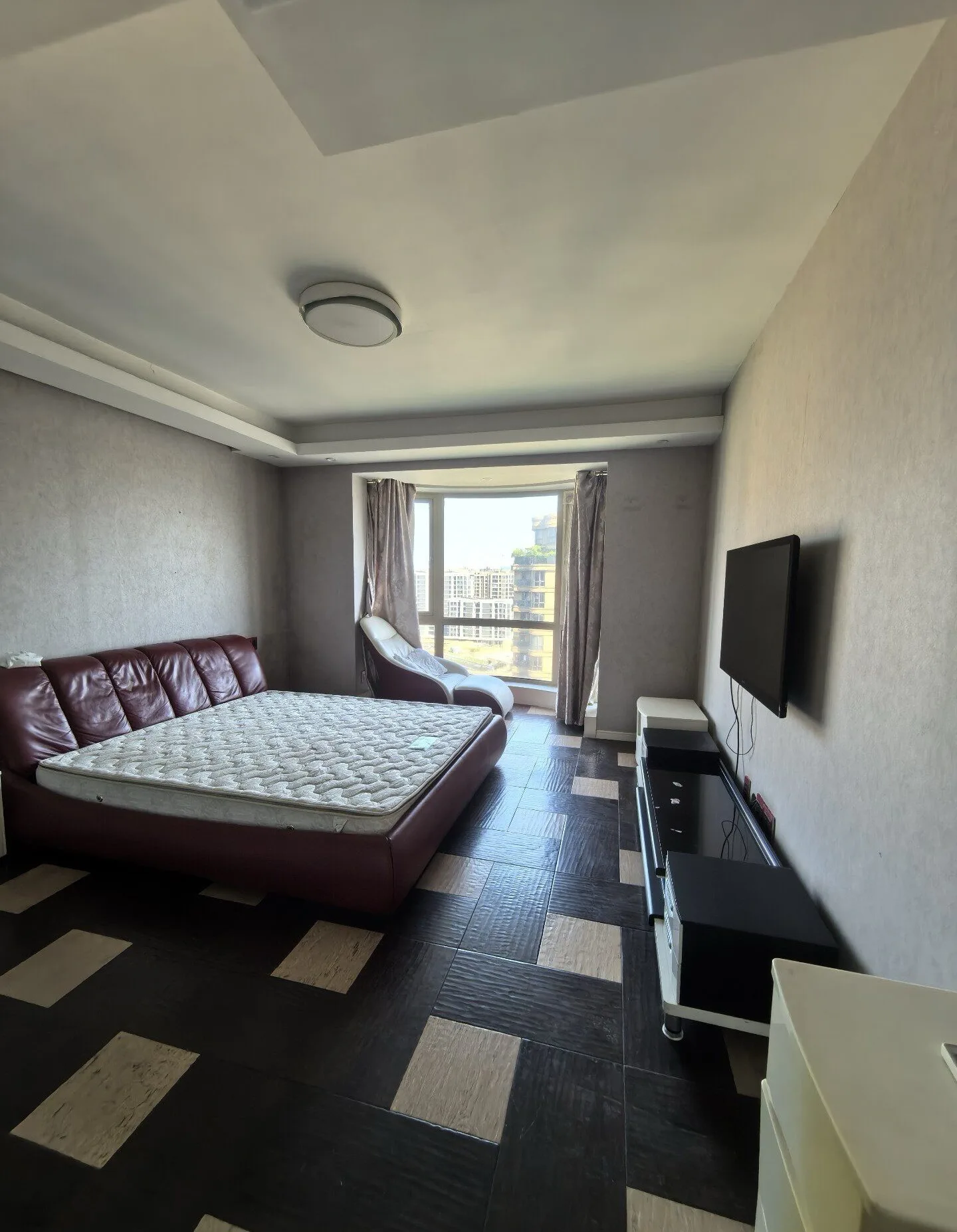 Yulan Apartment