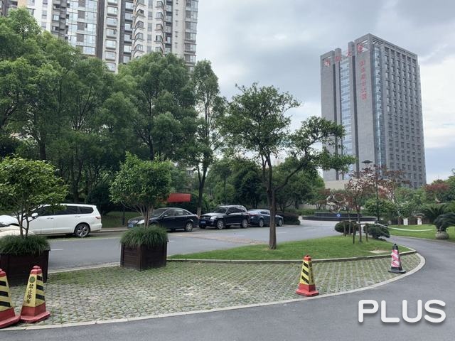 Ease Sky Plaza 