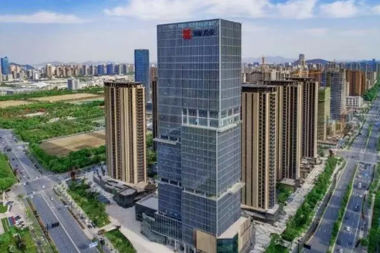 Longair City - Photo 1