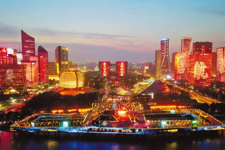 Hangzhou Celebrates the 100 Anniversary of the Founding of CPC with Light Shows Covering the Whole City