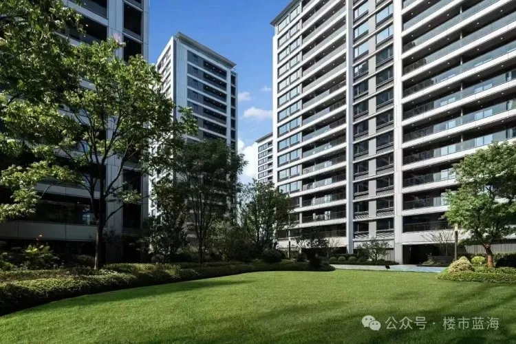 Majestic Mansion  - Photo 1