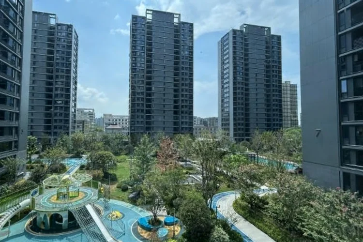 Moon & Green Premium - Photo 1