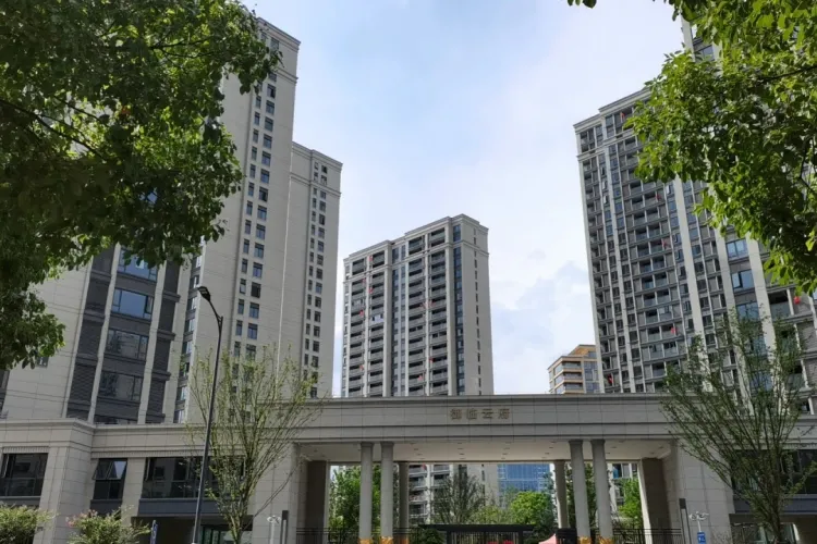 The Cloud Mansion - Photo 1