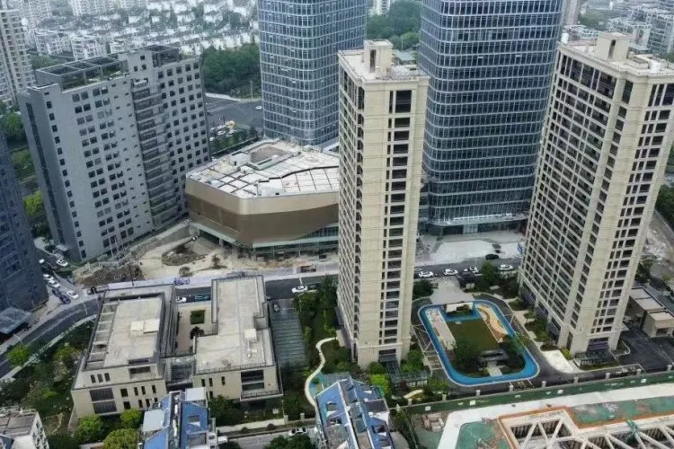 Memory Link Manor - Photo 1