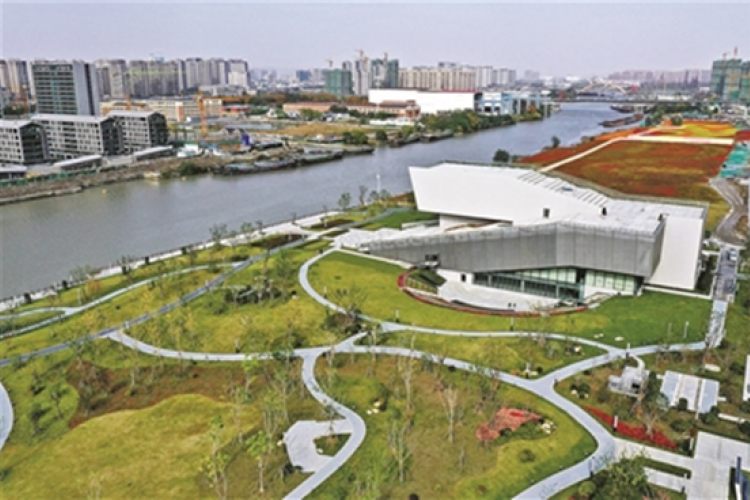 A New Music Park Appears by the Grand Canal