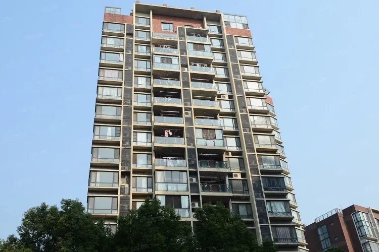 Warm Community - Photo 1