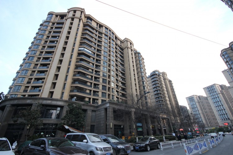 Yulan Apartment