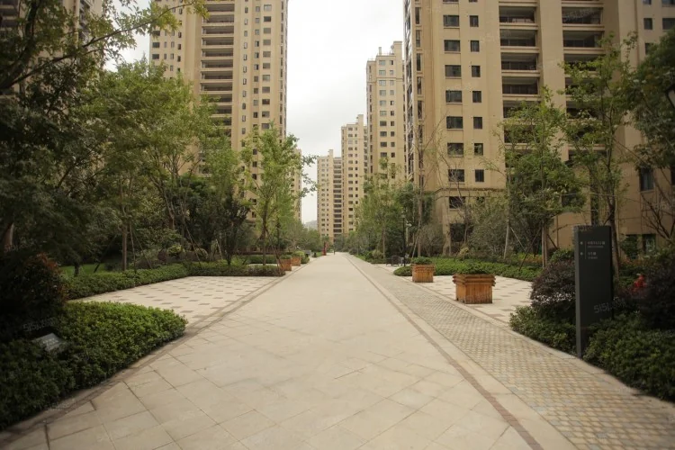 Starlight Metropolis - Photo 1