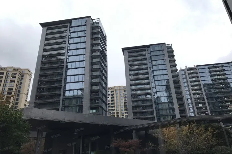 Riverview Mansion - Photo 1